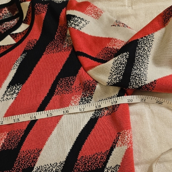Ming Wang Pink and Black Geometric Cardigan Sweater And Top - Picture 12 of 14